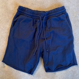 Dividend navy short size M
